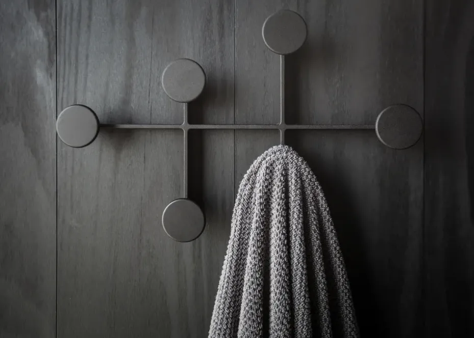 Afteroom coat hanger, black