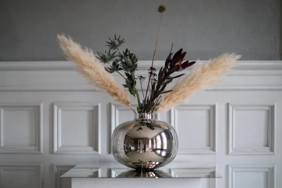 Amico vase Ø29 cm, Nickel-plated brass