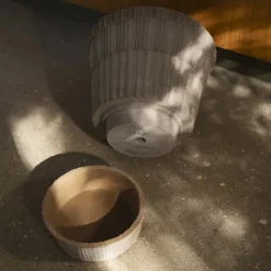 Atlas raw pot with saucer, Grey, Ø14 cm