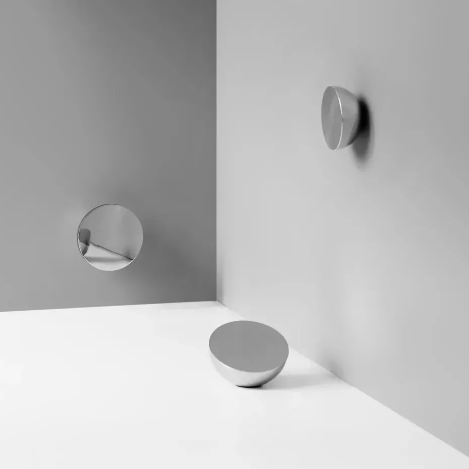 Aura wall mirror large, Stainless steel
