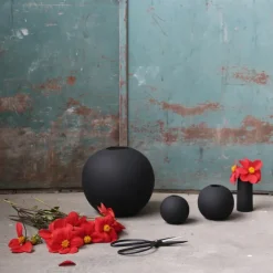 Ball vase black, 8 cm