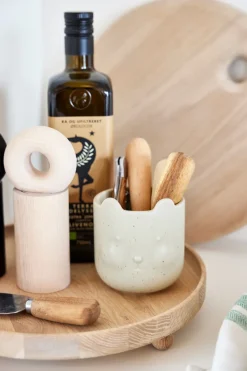 Bear flower pot, Reactive olive