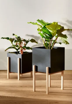 Botanic pedestal flower pot, Black-box