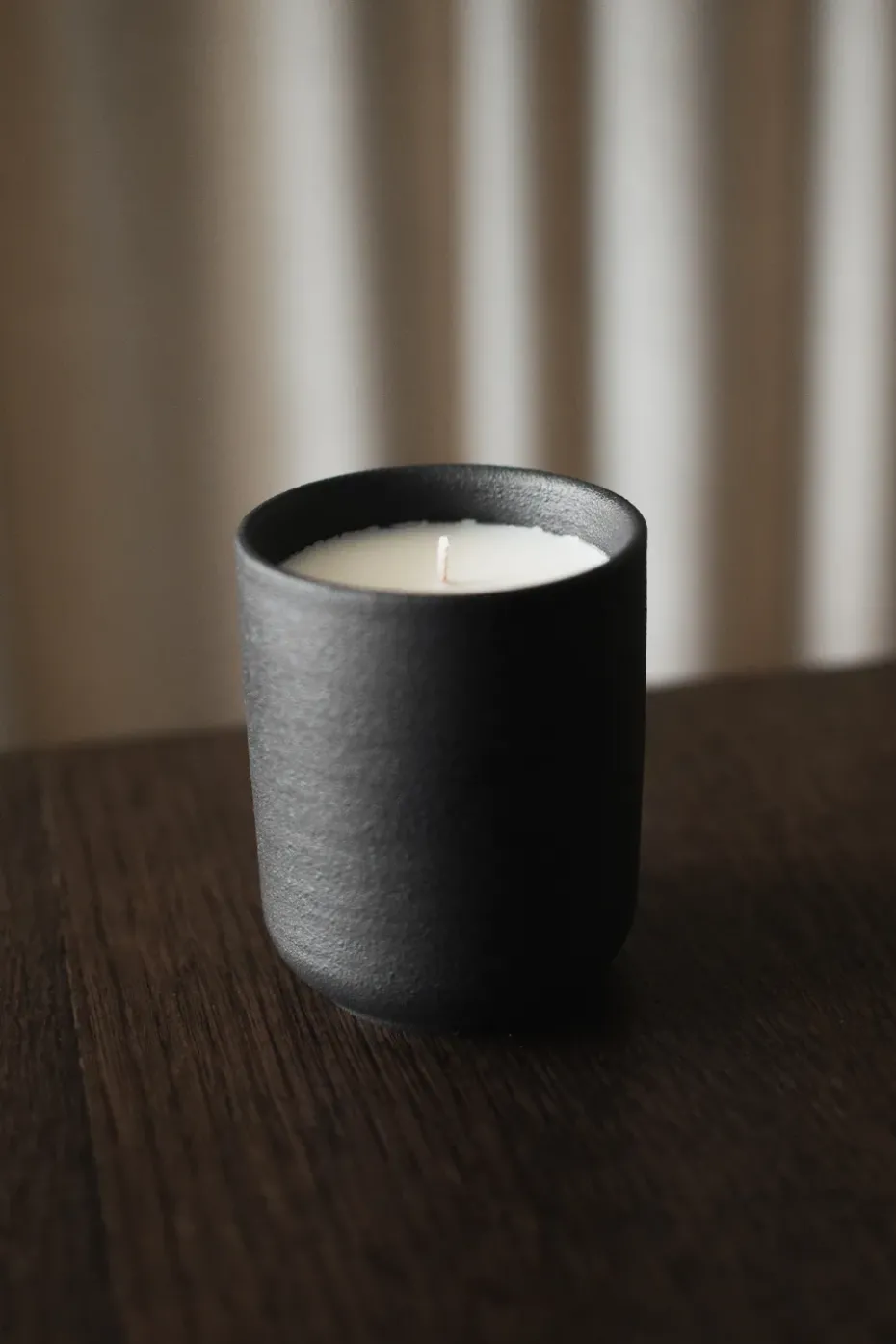 Burn scented candle 60 h, Black