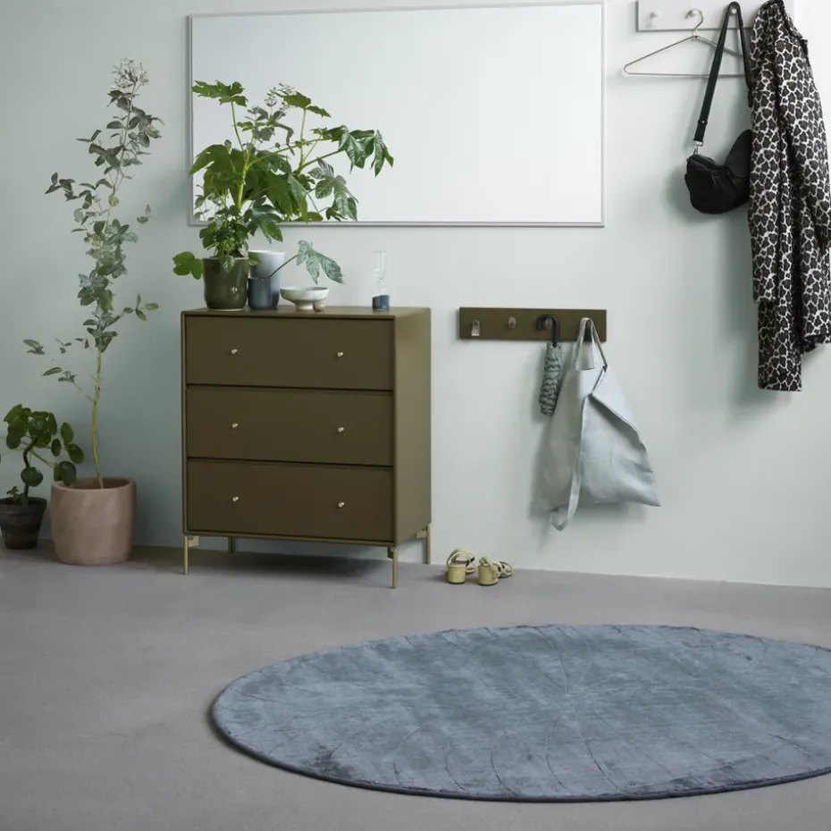 Carry dresser, Hokkaido 162, black lacquered legs