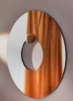 Castellum wall mirror Ø80 cm, Clear-oiled oak
