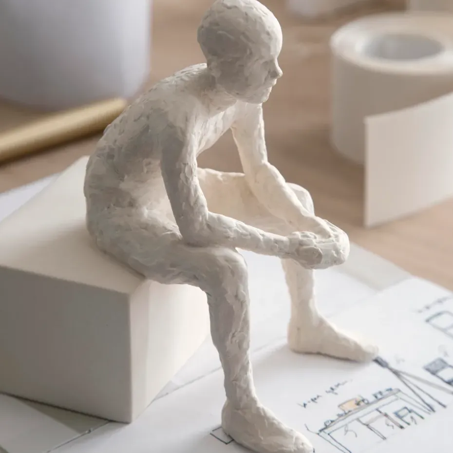 Character sculpture, The reflective one
