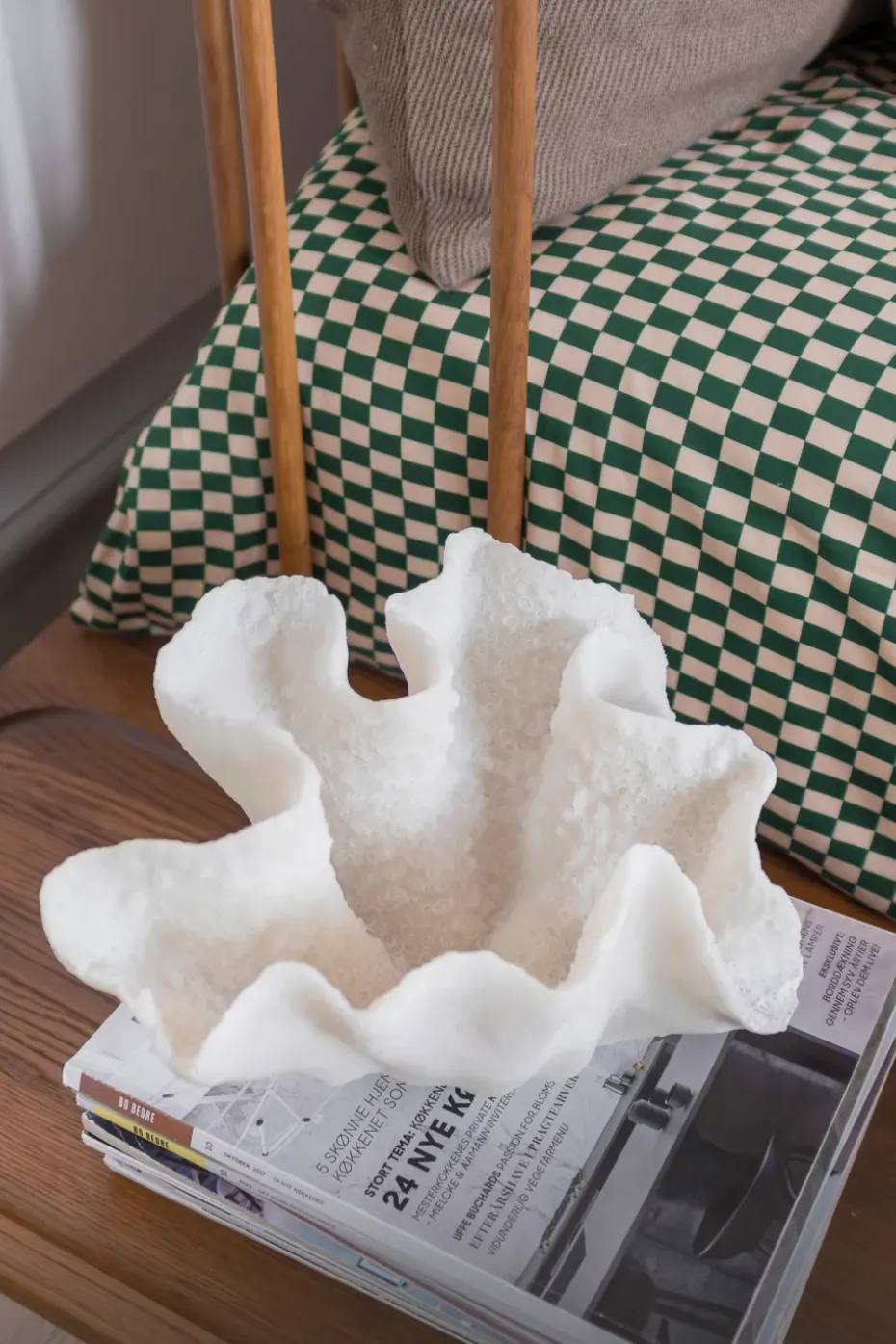 Coral decorative bowl, Off-white