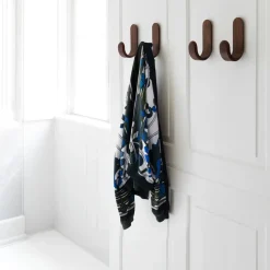 Curve hook, wallnut