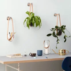 Design with light hook, white-brown