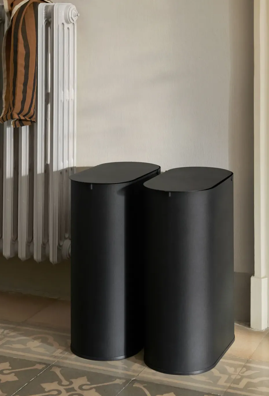 Enkel waste bin medium, Black
