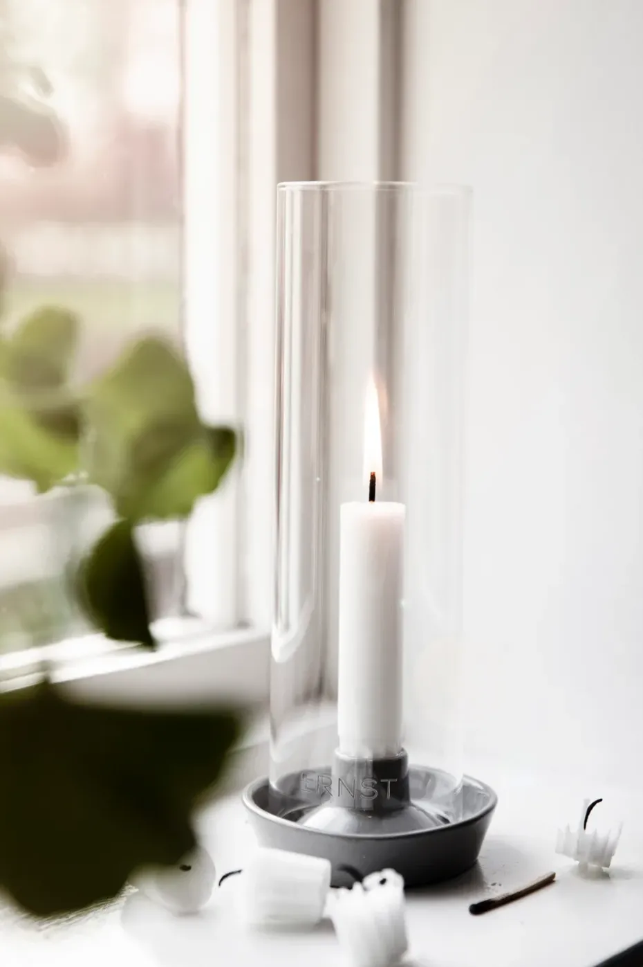 Ernst candle sticks glass cylinder, Dark grey