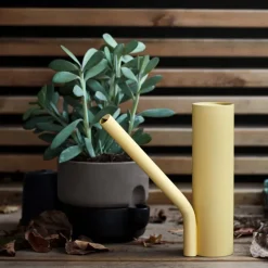 Grab watering can, Yellow