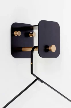 Hang in There wall hanger, Black-brass