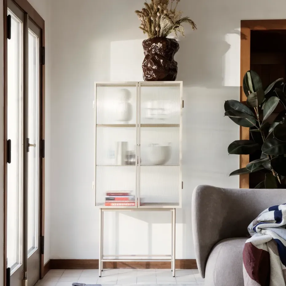 Haze display cabinet, Cashmere