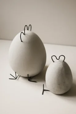 Heavy Hen easter decoration concrete, large