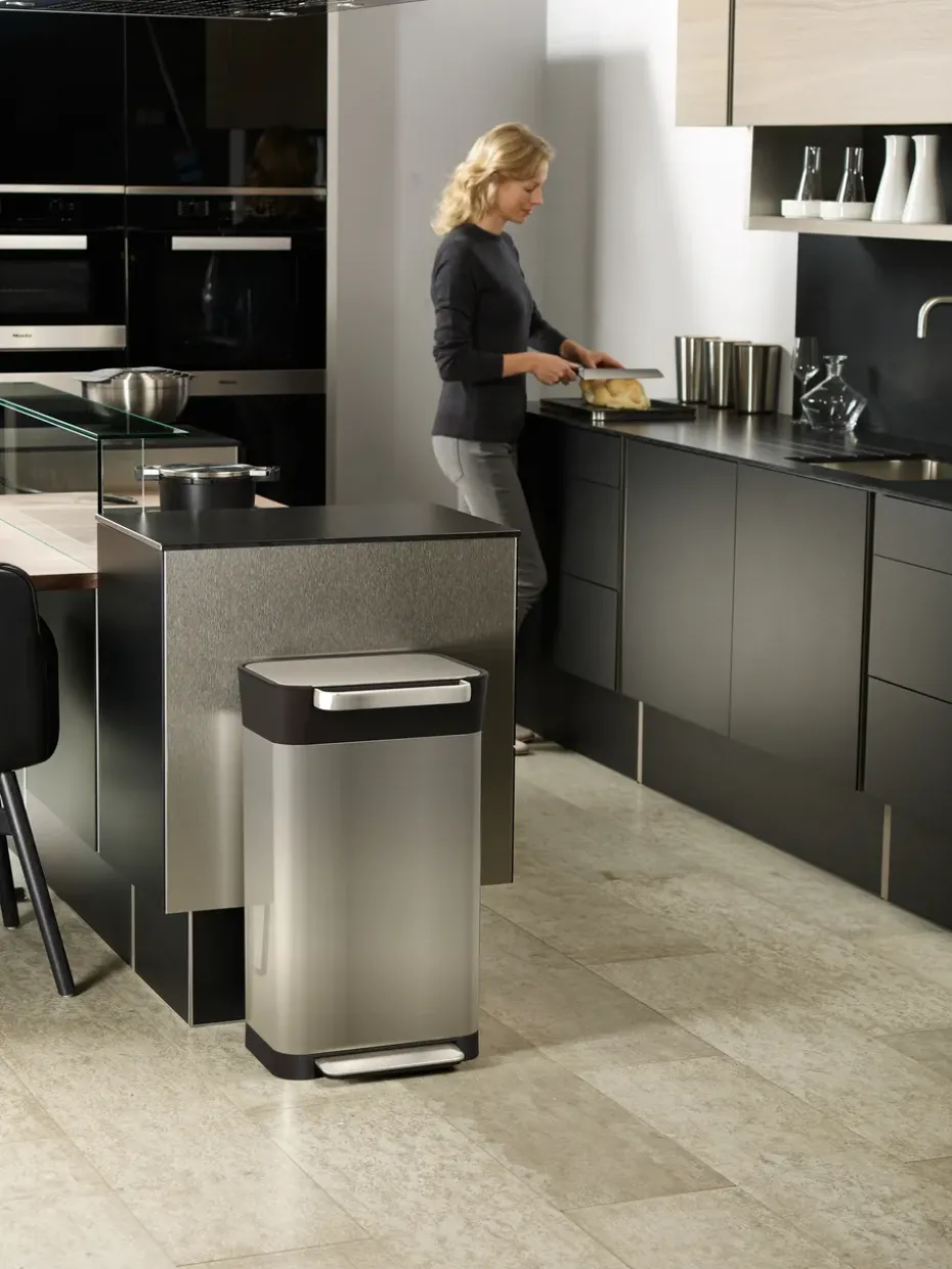 Joseph Joseph Titan trash compactor pedal bin 30 L, Stainless steel