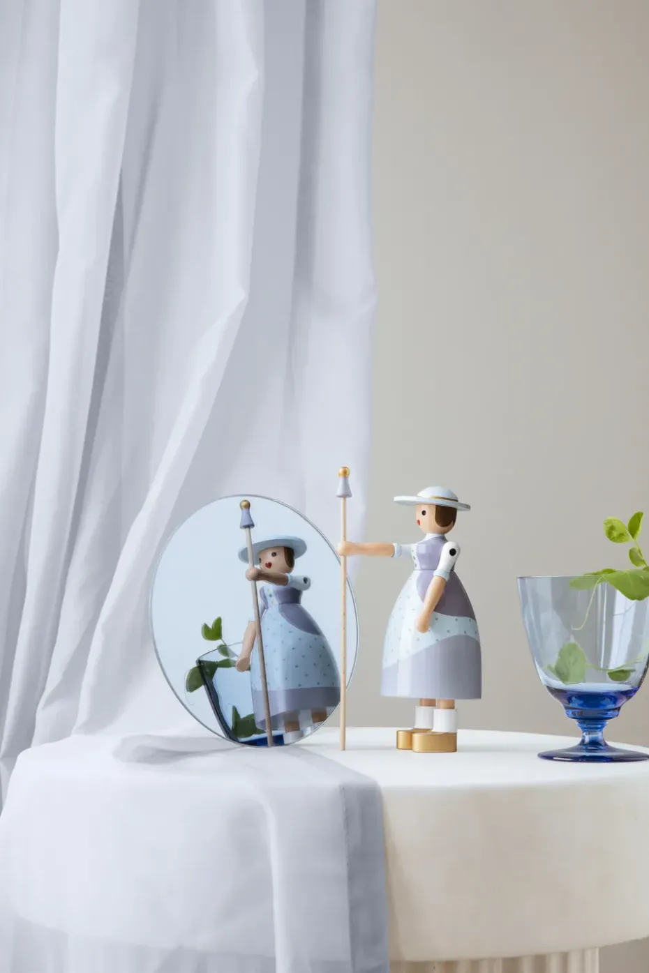 Kay Bojesen shepherdess, Light blue