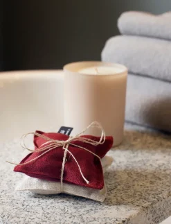 Lavender Scent pillow 9x9 cm, Lingonberry-oatmeal