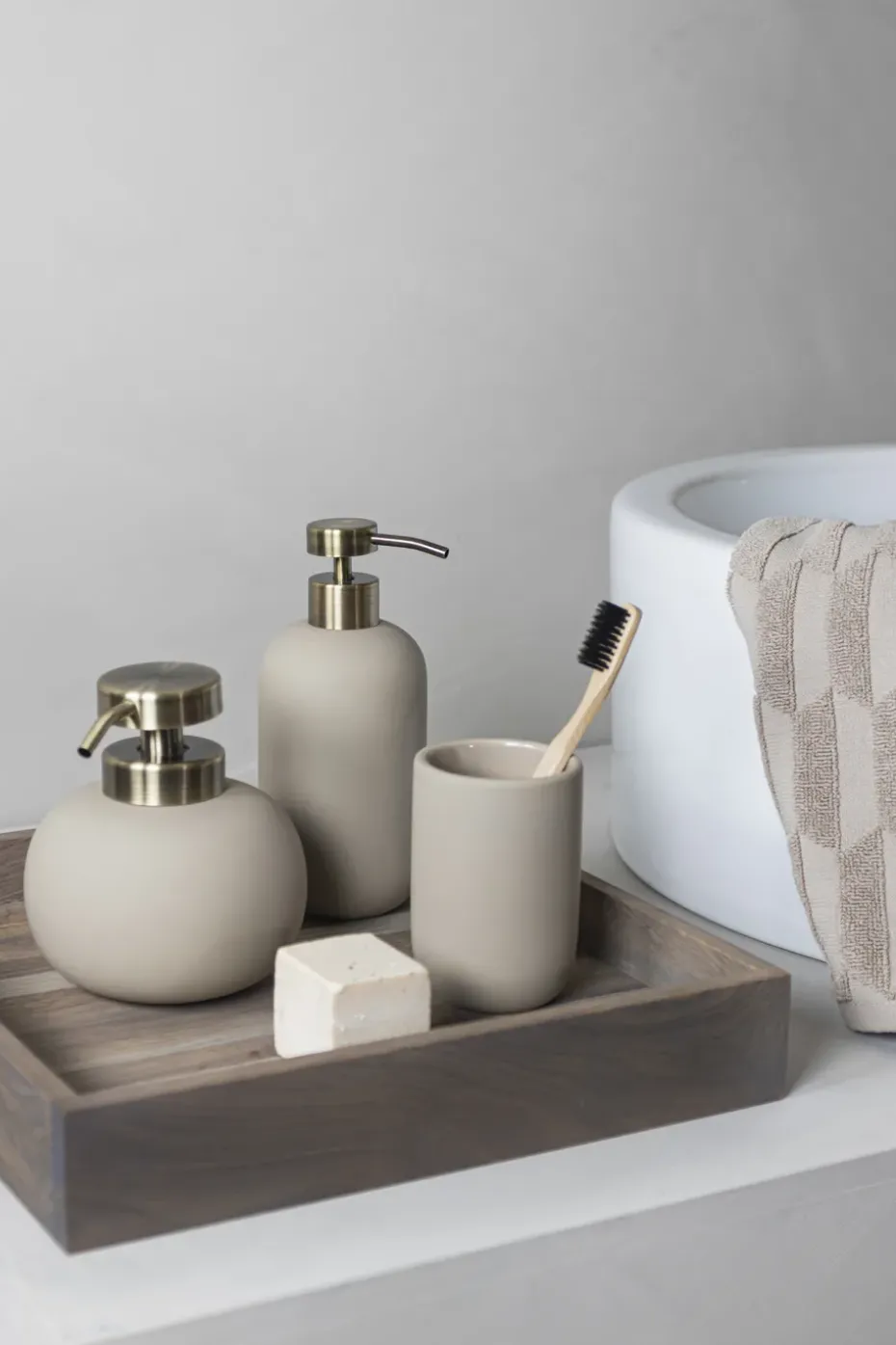 Lotus soap dispenser high, Sand