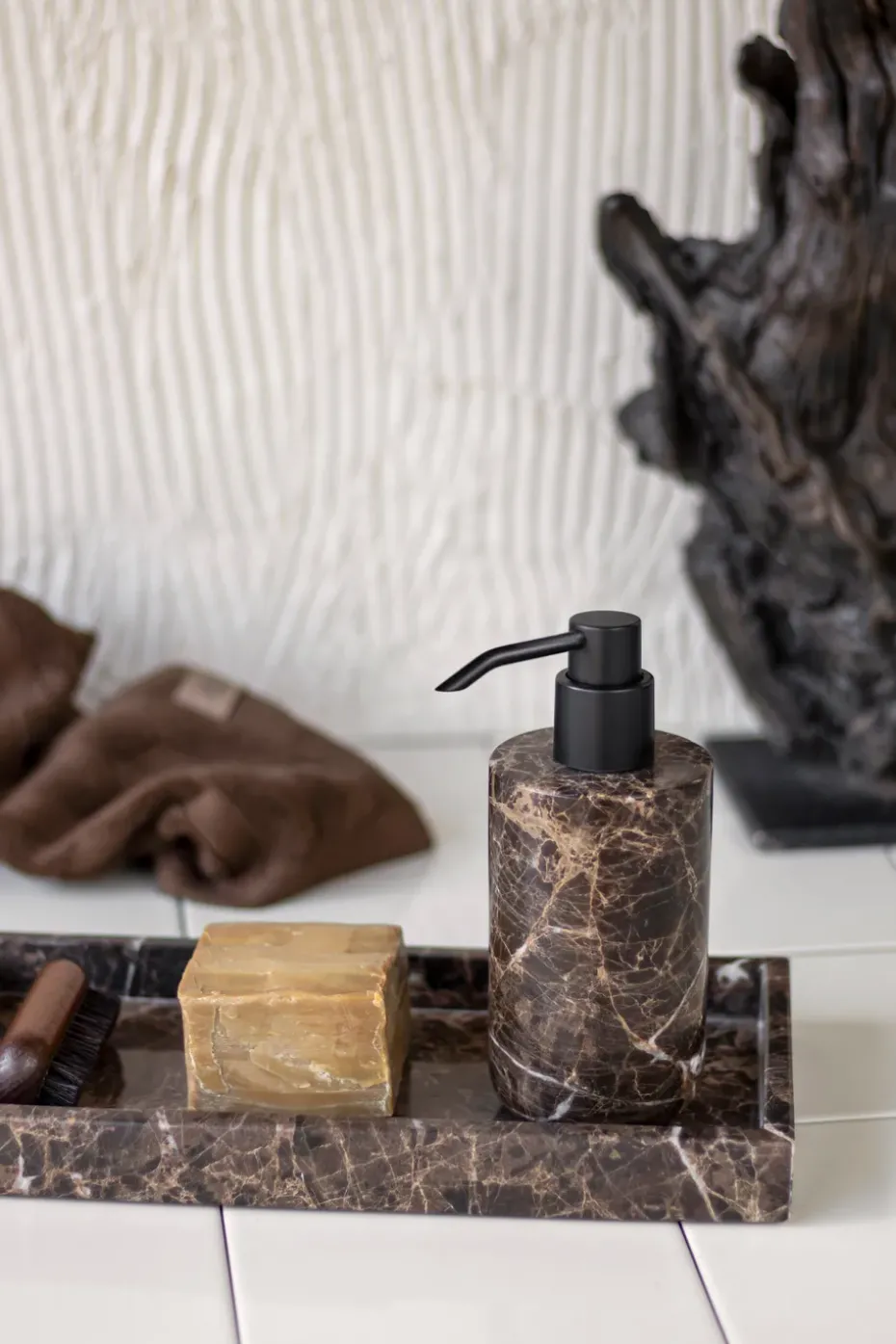 Marble soap dispenser 17.5 cm, Brown