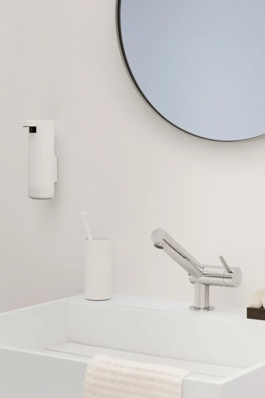 Modo soap dispenser wall mounted, White
