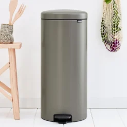 New Icon pedal bin 30 liter, platinum