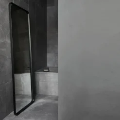 Norm Golv mirror, Black