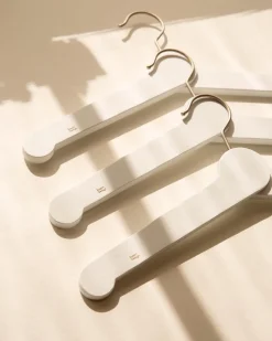 Nostalgi clothes hanger 3-pack, White