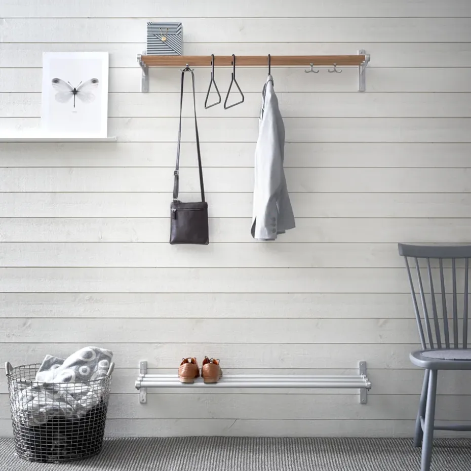 Nostalgi Shoe or hat shelf, White, black stand