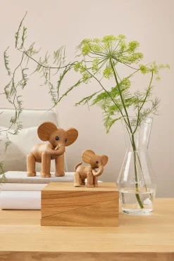 Ollie elephant decoration, Oak-Maple