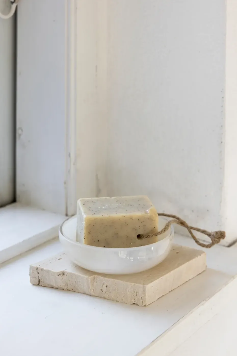 Opal soap dish, Linen