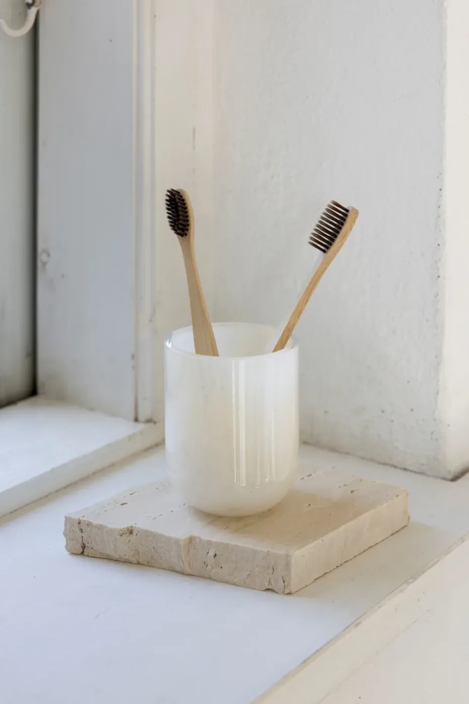Opal toothbrush holder, Linen