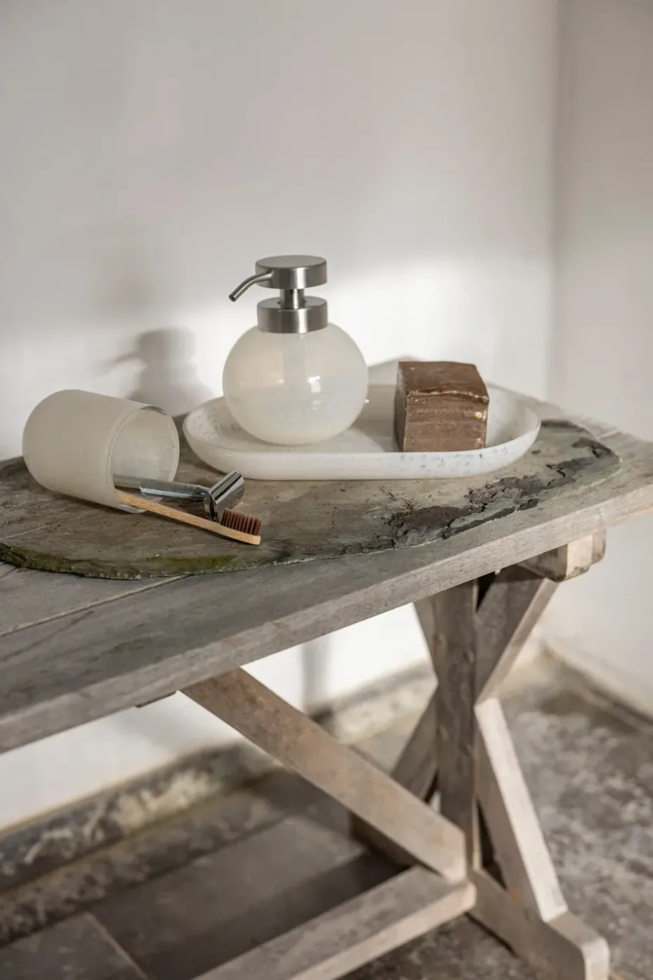 Opal toothbrush holder, Linen