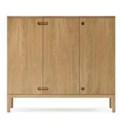 Prio tall bench, Oak natural oil. wooden door