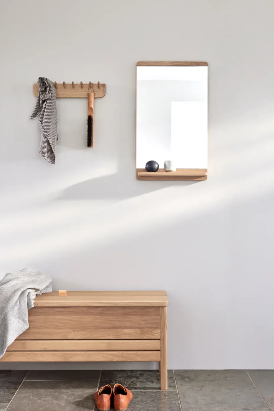 Rim wall mirror 40x68 cm, White oak