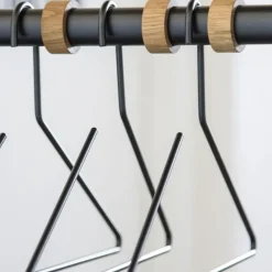 Slim hanger, Black