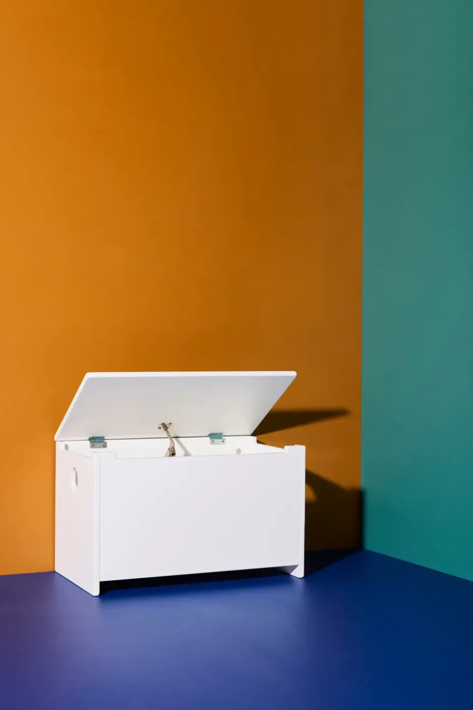 Star chest, White