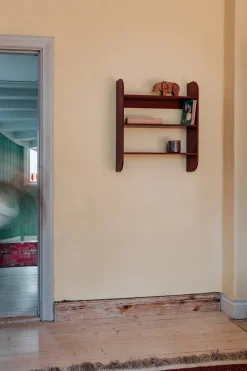 Strapats wall shelf 62x73,6 cm, Burgundy