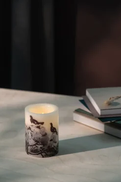 Teemu Järvi x Muurla LED candle Ø7.5x10 cm, Winter Capercaillie