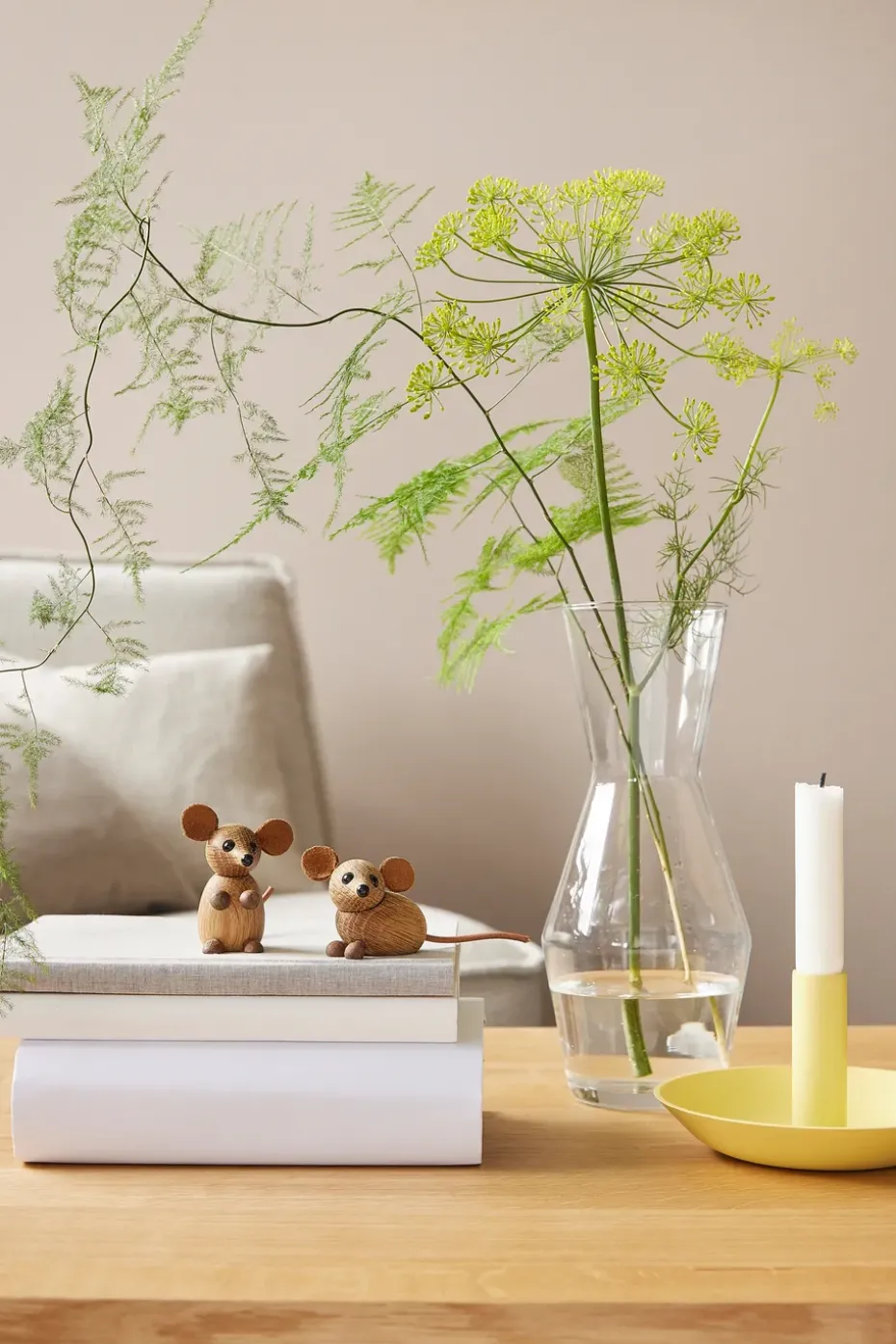 The country mouse decoration, Oak