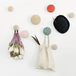 The Dots clothes hook oak, Ø13 cm