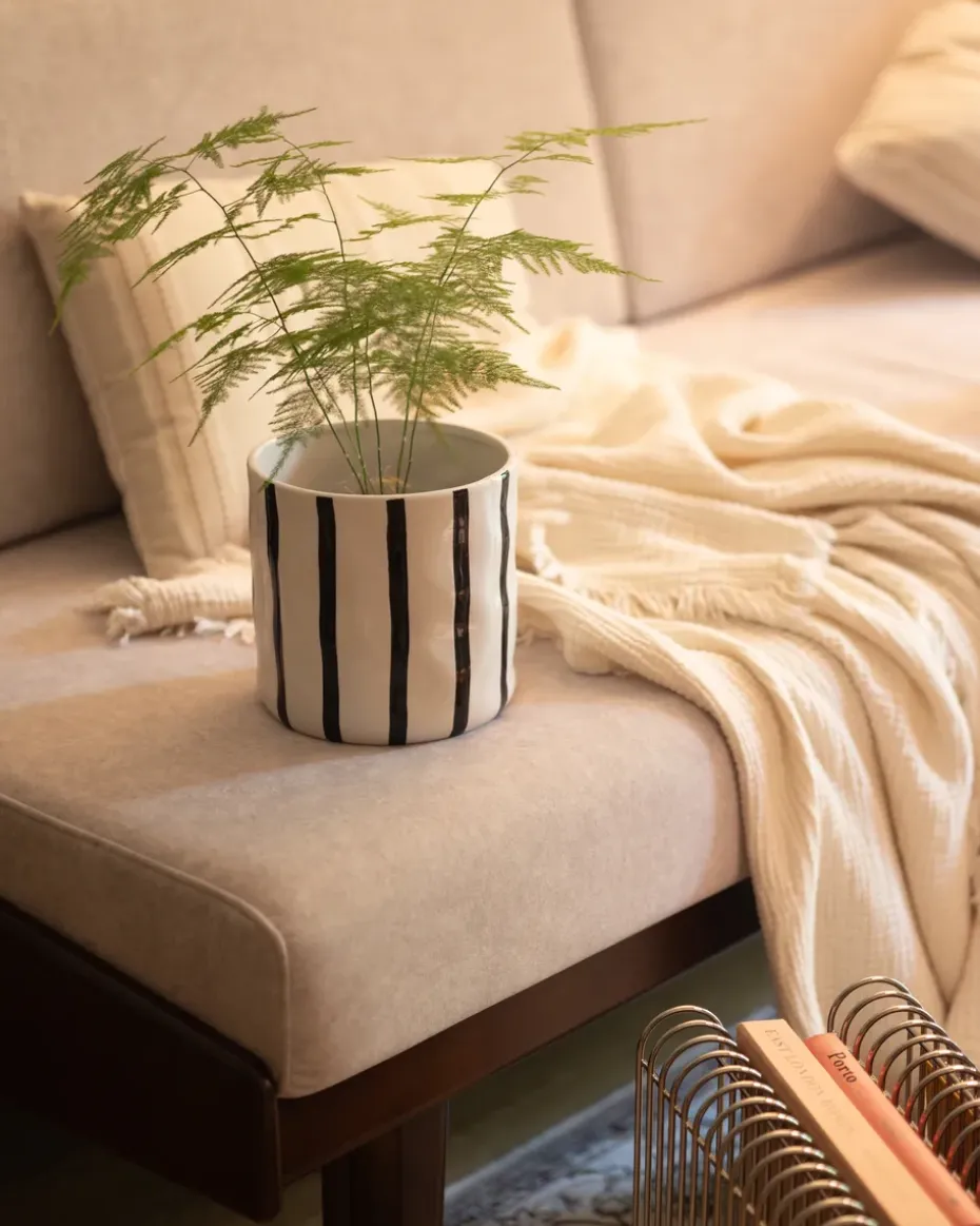 Thrive flowerpot Ø16 cm, White-black