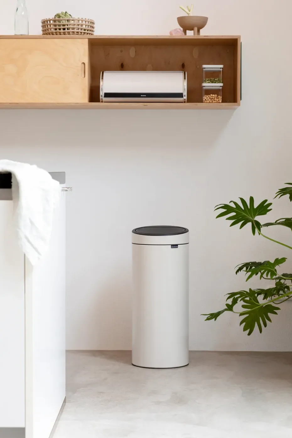 Touch Bin waste bin 30 liters, Soft beige