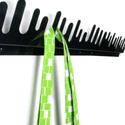 Wave hanger, black