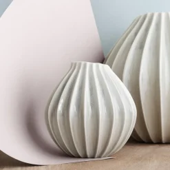 Wide vase ivory, 15 cm